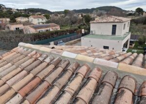 Couvreur Brignoles - Réparation Faîtage toiture en tuiles